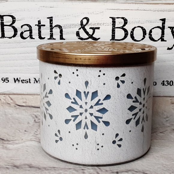 BATH & BODY WORKS        'TWISTED PEPPERMINT' 3-WICK CANDLE 'CALM & BRIGHT' - Picture 2 of 7